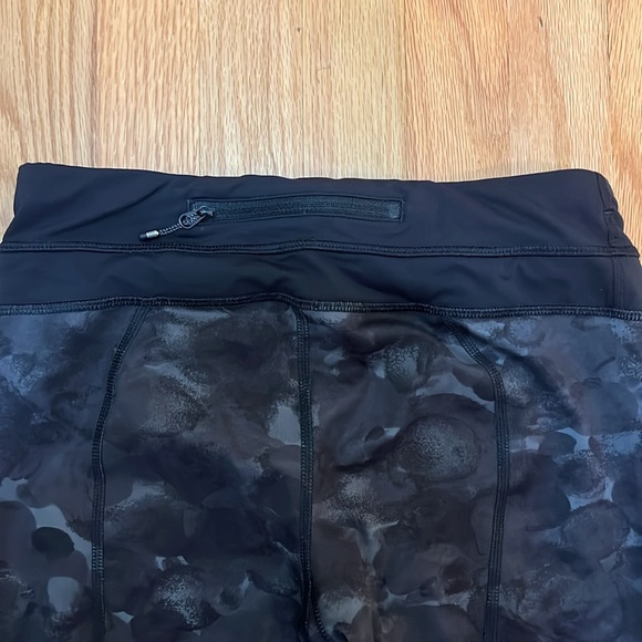 Lululemon Cropped Leggings - Picture 4 of 5